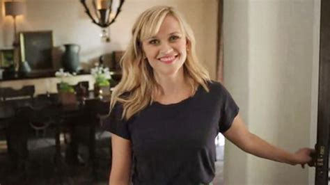 Reese Witherspoon Answers 73 Questions For Vogue Magazine