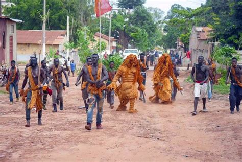 Culture Zoom Sur Le Kankourang Ce Rite Dinitiation De La Communauté