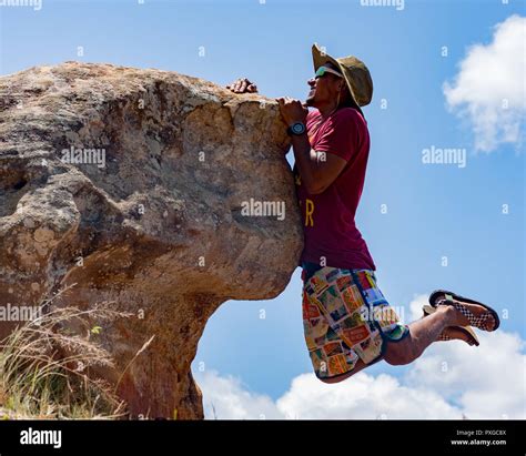 Cliff Hanging Hi Res Stock Photography And Images Alamy