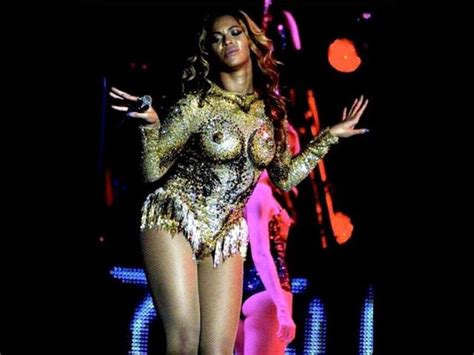 Beyonces Fake Nipple Dress Makes Concert Goers Go Crazy In Serbia Hindustan Times