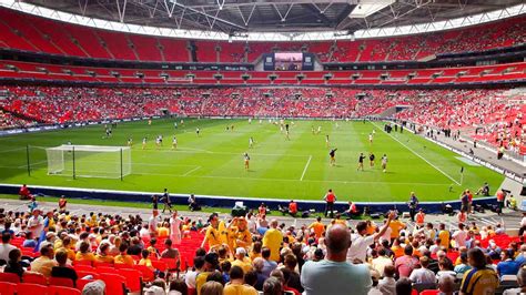 A signature feature of the stadium, following on from the old wembley's distinctive twin towers, is the 134 metres (440 ft) high wembley arch. Wembley Stadium in Londen bezoeken? Nu tickets boeken ...