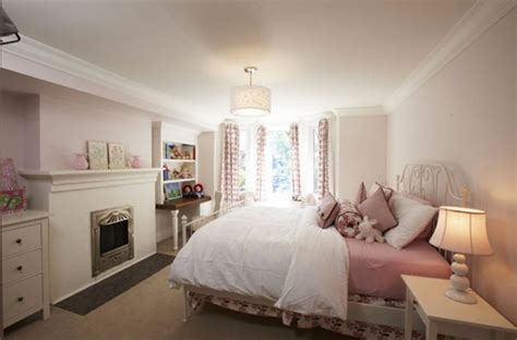 If you don't feel yourself relaxing as soon as you step foot into it lighting and decor can transform a color. 20 Pretty Girls' Bedroom Designs | Home Design Lover