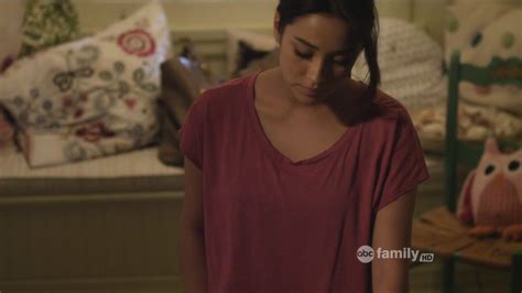 Pll 2 02 The Goodbye Look Shay Mitchell Image 23244008 Fanpop