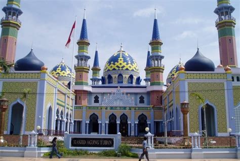 Masjid Agung Tuban Laksana Panorama Dongeng 1001 Malam 1 Republika