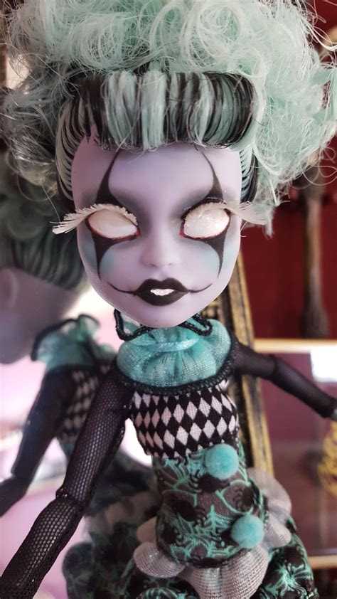 Monster High Twyla Boogeyman Freak Du Chic Repaint Face Up No