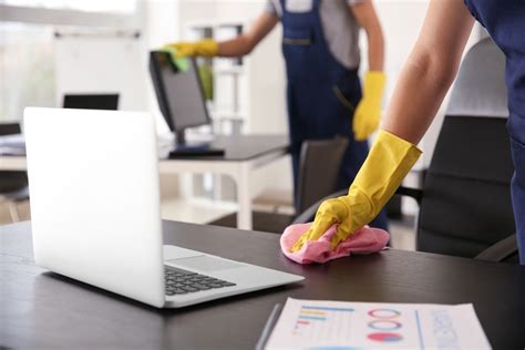Top Tips For Keeping Your Office Clean In Between Cleanings Green