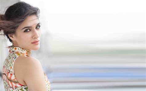 latest 4k ultra high definition wallpapers new actress kriti sanon latest hd wallpapers 4k