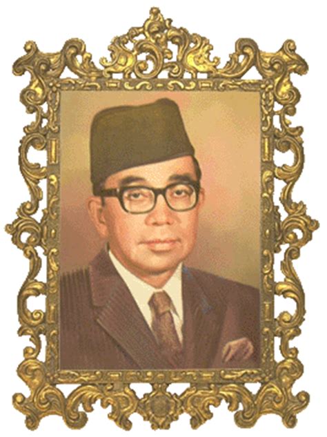 His father, abdul razak, was malaysia's prime minister from 1970 to 1976, and his uncle, hussein onn. CIKGU NORZULINA BT MD RAZI: ...TOKOH-TOKOH PERDANA MENTERI ...