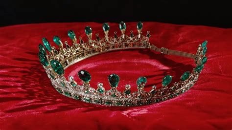 Queen Victorias Emerald Tiara A Marvel To Behold