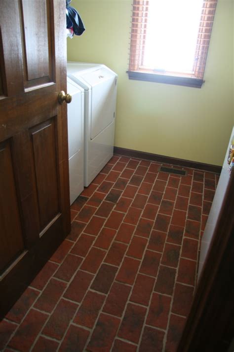 Traditional Antique Brick Tile Laundry Room Floor Marietta Color Mix