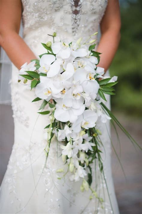 27 stunning cascading bouquets for every type of wedding cascading wedding bouquets wedding