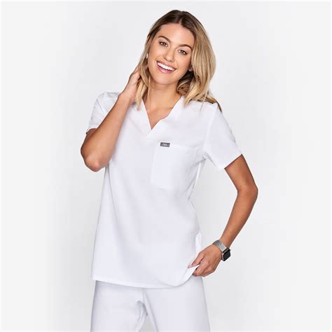 White With Stretch Fabric And Three Pockets The Women S Casma Scrub