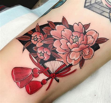 Pin By Maria On Hoa Khối Đá Sóng Nước Fan Tattoo Japanese