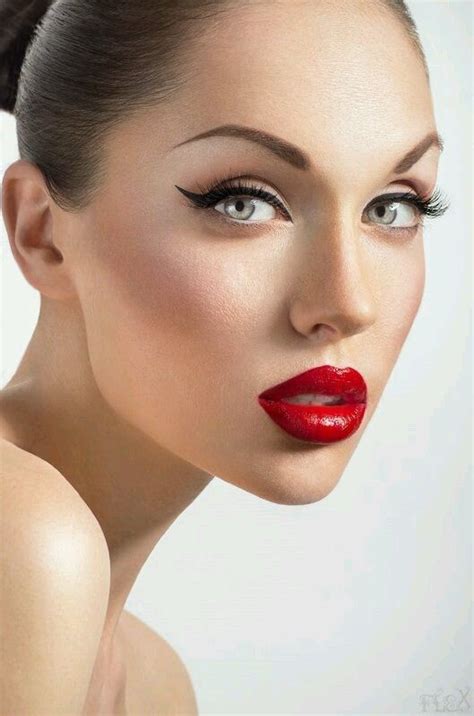 вεαυтιғυℓ αɴgεℓ Beauty portrait Beauty spells Red lip makeup
