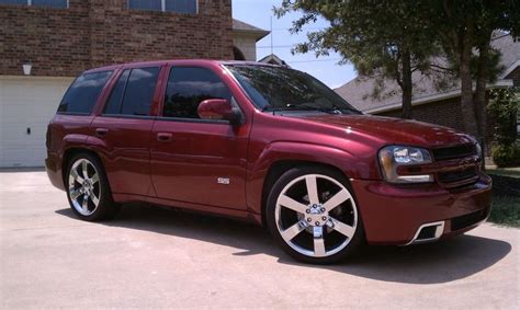 Customized Chevy Trailblazer Ss With 22 Inch Rims