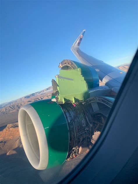‪incident Frontier Airlines Airbus A320 Suffered Serious Engine Cowling