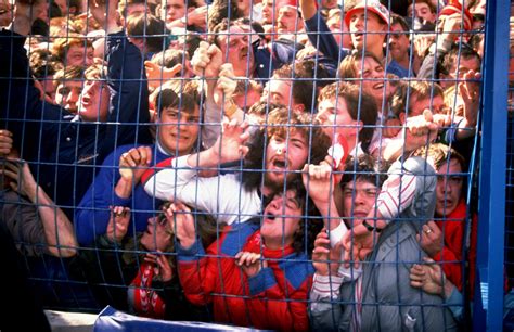 Trouvez les hillsborough disaster images et les photos d'actualités parfaites sur getty images. PHOTOS: Hillsborough stadium tragedy | Toronto Star