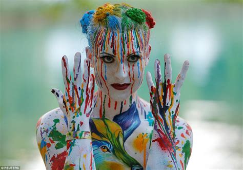 World Bodypainting Festival Models Turn Themselves Into Living Art Work In Austria Daily Mail