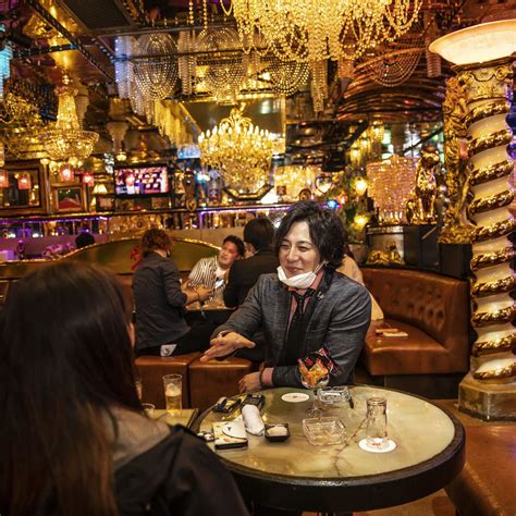 In Covid Era Japan Flirting From Afar Is Hard In Host Clubs