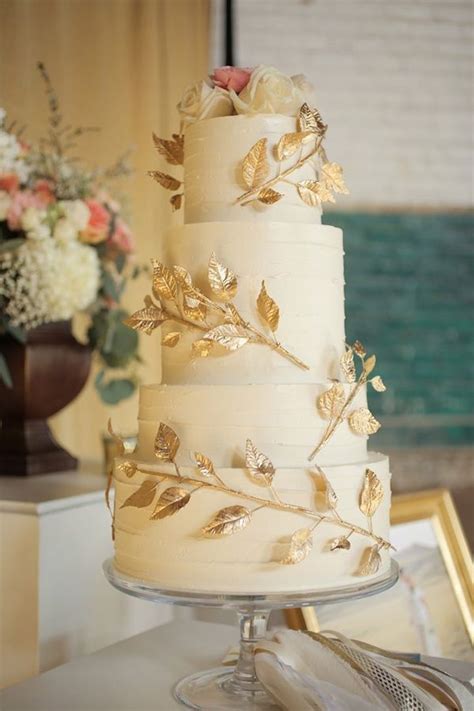 Gold Wedding Cake Idea Photo Pepper Nix Photography Via Ruffled