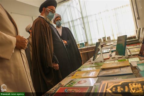 گزارش تصویری از برپایی نمایشگاه آثار علمی اساتید حوزه علمیه اصفهان