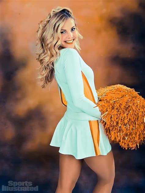 Cheerleader Of The Week Lauren Sports Illustrated College Cheer