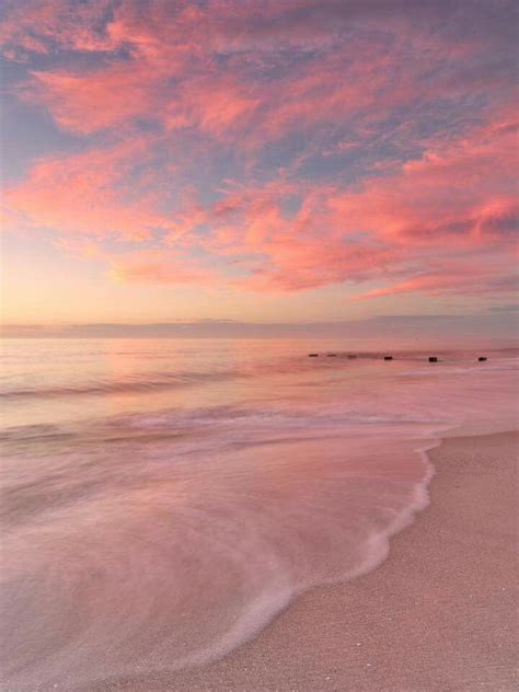 Awasome Aesthetic Pink Beach Wallpaper 2022