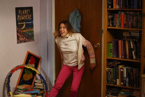 The Middle Star Eden Sher Confirms Abc Is Working On A Pilot For