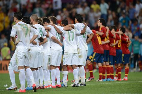 Wer europameister 2016 wird, das wissen wir um ca. EM 2012: Spanien hat vor dem Endspiel drei große ...
