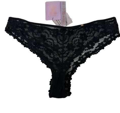 Savage X Fenty Skimpy Sexy Cheeky Bikini Panties Black Lace Womens