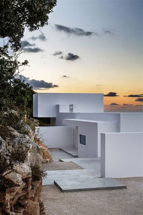 Minimalist Greek Villa With Dramatic Ocean And Island View Boholover