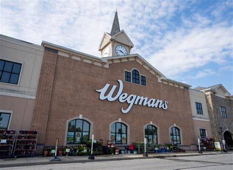 8 Best Seafood Departments At Major Grocery Chains In 2023