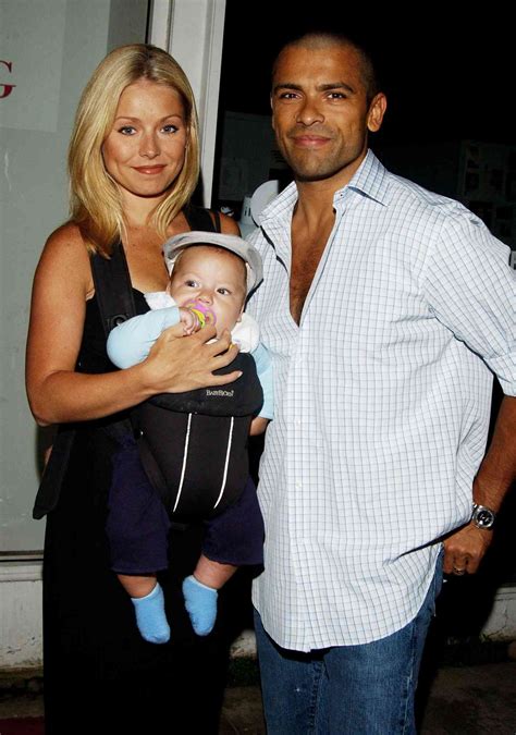 Kelly Ripa And Mark Consuelos Alexanderarrie