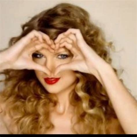 Taylor Swift Hand Hearts Taylor Swoft Young Taylor Swift Taylor Swift