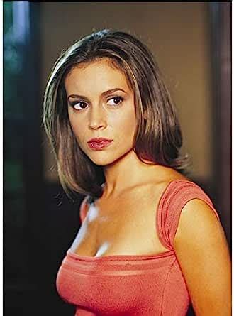 Charmed Alyssa Milano As Pheobe Body Turned To The Left Looking To The