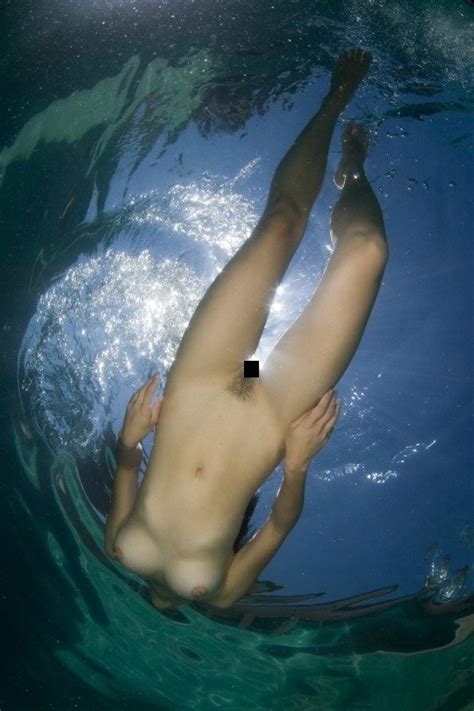 画像全裸で泳いでる女が 水中で 激写されるwwwこれはエロいwww ポッカキット