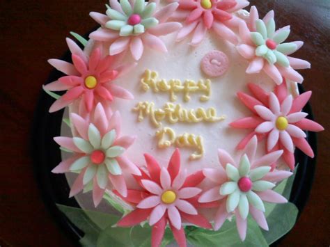 Mother's day cakes that are almost as sweet as mama. Pinky Promise Cakes: Mothers day cake for my mommy