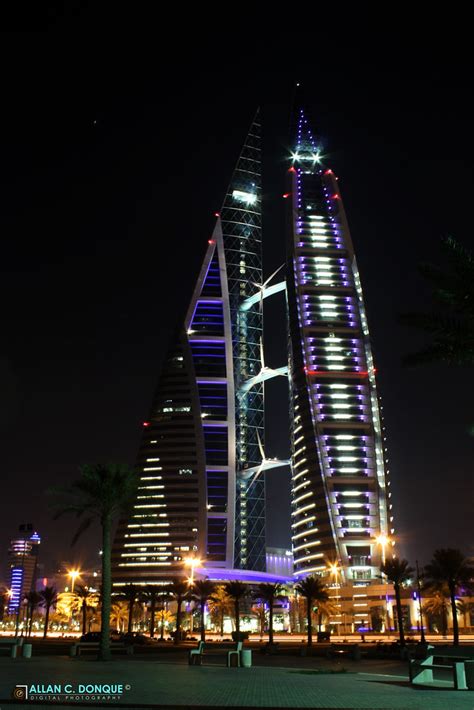 The World Trade Centre Bahrain At Night The Bahrain World Flickr
