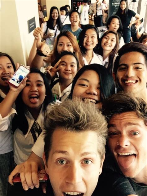 Its Time For A Huge Selfie Of The Vamps With Their Fans Loveit
