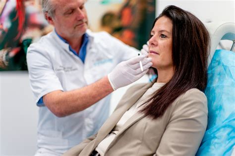 Foto S Van De Kliniek Kliniek Vrijdag V