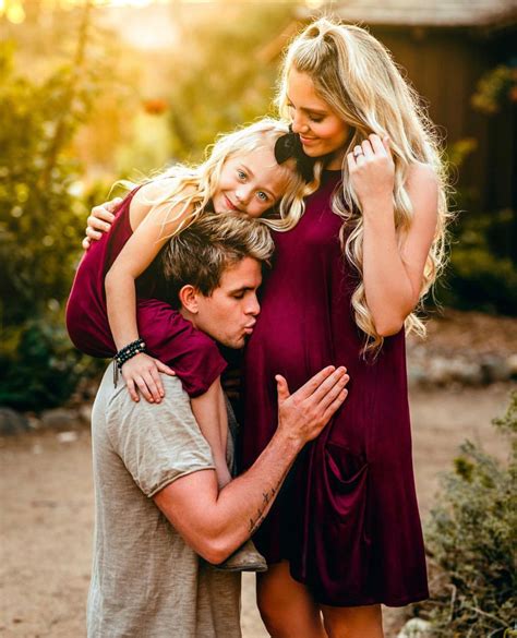 Pin By Elise ♡ On The Labrant Fam ♡ Savannah Chat Savannah Rose Maternity Pictures