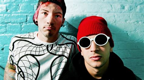 Twenty One Pilots Release New Song Level Of Concern Celebmix