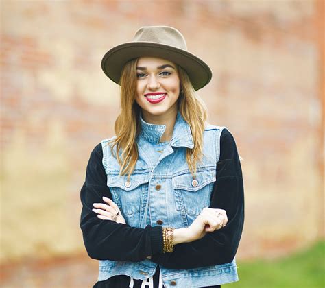Woman On The Wing Sadie Robertson Aims For A Destiny Far Above Her