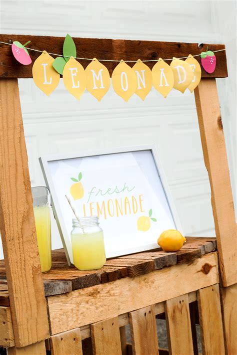 free lemonade stand printables you can mix and match with the traditional yellow