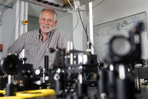 Interview Zum Nobelpreis Für Physik Zufälle Gibt Es Der Bund