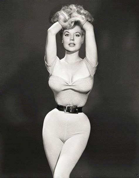 meet betty brosmer the pinup queen with the ‘not possible waist who constructed a feminine