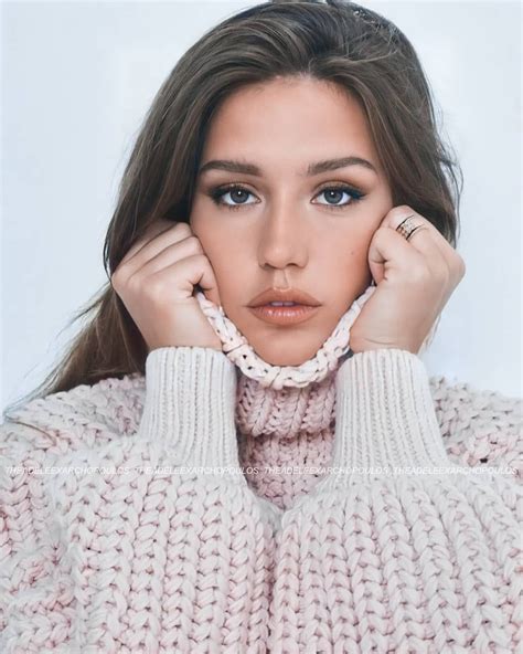gorgeous girls most beautiful women beautiful people brunette hair cuts adele exarchopoulos