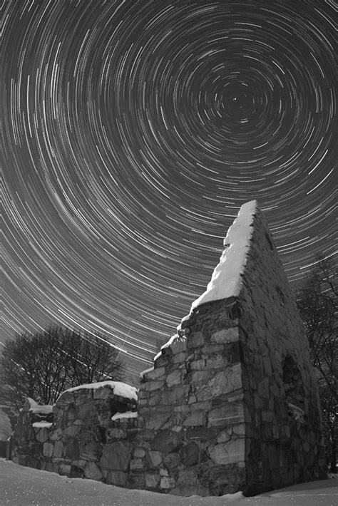 Apod 2010 December 24 Star Trails In The North Star Trails Light