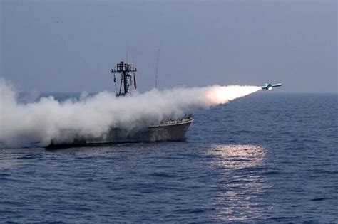 شلیک انواع موشک‌های کروز دریایی در رزمایش اقتدار