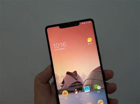 Everything is bigger in the galaxy note 9. 【悲報】Xiaomiさん、iPhoenXのM字ハゲをパクってしまう | ねと速